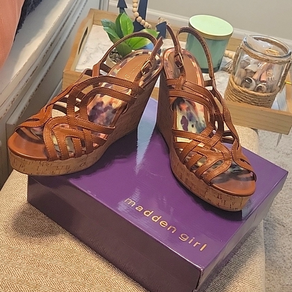 Madden girl wedge sandal